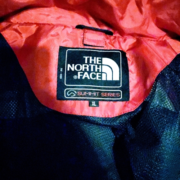 Northface (summit series) - Picture 6 of 6